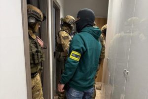 Bestialski rozbój, kradzieże samochodów i rzeszowski trop. Ukraińcy wydaleni z Polski [WIDEO, ZDJĘCIA]