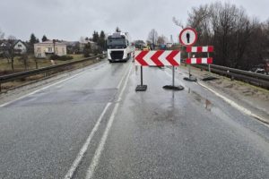 DK19 zwężona do jednego pasa. Utrudnienia w ruchu potrwają nawet do jesieni