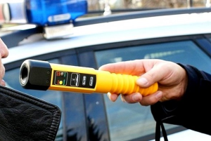 Jechał pijany. Skończył w rowie i z zarzutami