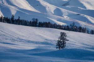 Oblodzenie szlaków i zagrożenie lawinowe. Trudne warunki w Bieszczadach