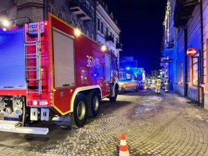 Pożar w kamienicy w Przemyślu. Strażacy uratowali 54-latka