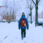 Szkoły w Polsce zamykają się z powodu mrozu. Już ponad 300 placówek