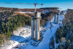 Via Carpatia w zimowej aurze. Roboty drogowe na S19 postępują mimo pogody [ZDJĘCIA]