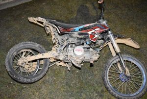 1,8 promila, brak kasku i uprawnień na motor. Finał w szpitalu