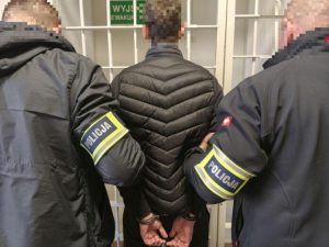 20-latek zabrał 75-latce spod Rzeszowa 25 tys. zł. Oszuści krążą po regionie