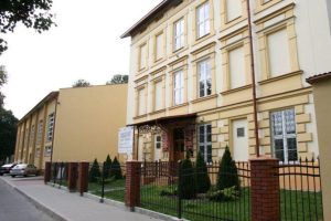 Dwóm pracownicom szkoły grozi 10 lat. Zniknęła ogromna kwota pieniędzy a to początek sprawy