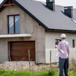 Inspektor nadzoru budowlanego z zarzutami. Miał zarabiać na budowach, które sam kontrolował