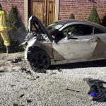 Nocny wypadek na łuku drogi. Audi z 19-latkami uderzyło w budynek piekarni [ZDJĘCIA]