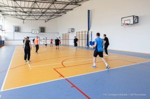 Odnowiona hala sportowa w Rzeszowie już otwarta. Inwestycja kosztowała 450 tys. zł [ZDJĘCIA]