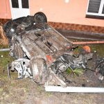 Pościg za 20-latkiem. Był pijany, brał narkotyki i wjechał samochodem w dom [WIDEO, ZDJĘCIA]