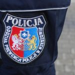 Przypadkowe spotkanie z policją zakończyło się dwoma zatrzymaniami. Jeden miał narkotyki, drugi był poszukiwany