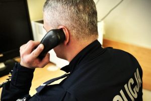 Wykonał setki połączeń na numer alarmowy 112. Skończyło się aresztem i grzywną