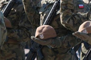 Żołnierz WOT handlował narkotykami? 23-latek nie przyznaje się do winy