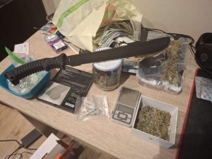 21-latek z narkotykami w Rzeszowie. Policja weszła do jego mieszkania