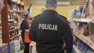 Awantura w sklepie spożywczym. Agresor chciał kupić alkohol mając 3 promile