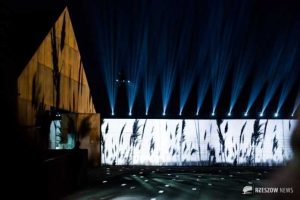 Cień Katynia na murach. Symboliczny hołd dla zamordowanych oficerów