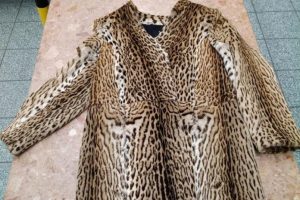 Futro z ocelota i kurtki z węża. Nielegalne "skarby" na polsko-ukraińskiej granicy [ZDJĘCIA]