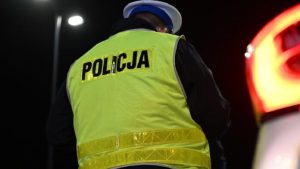 Horror w mieszkaniu przy Małopolskiej. Bili, kopali i grozili nożem dla 120 złotych