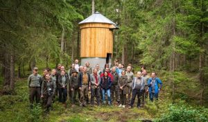 Luksusowe wieże w środku puszczy. Inteligentne "osiedle" z systemem „anti-predator” [ZDJĘCIA]