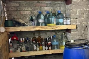 Nielegalna bimbrownia na Podkarpaciu zlikwidowana. 66-latkowi grozi więzienie [ZDJĘCIA]