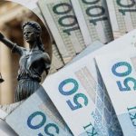 Pieniądze klientów chowała za szafą. Kasjerka oskarżona o wielkie przywłaszczenie