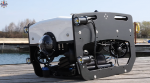 Policyjny „nurek” za 100 tysięcy złotych. Podkarpacka Policja schodzi 300 metrów pod wodę