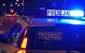 Pościg za kierowcą bez zezwoleń. 40-letni mieszkaniec Rzeszowa zaatakował policjantów