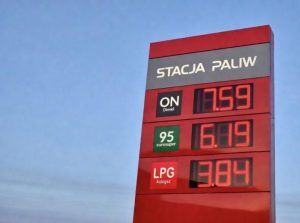 W Rzeszowie ceny benzyny i diesla niższe od limitów ministerstwa. Liderzy niskiej ceny [RANKING]