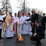 "Zwycięzca śmierci, piekła i szatana". Liturgia Wigilii Paschalnej w rzeszowskich parafiach [ZDJĘCIA]