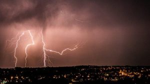 Burze i intensywny deszcz. IMGW ostrzega Podkarpacie
