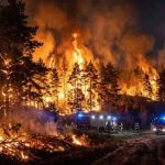 Gigantyczny pożar i katastrofa samolotu przy granicy z Podkarpaciem. Trwa walka z żywiołem [ZDJĘCIA]