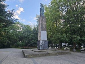 Koniec ery PRL-u w centrum Rzeszowa. Pomnik Wdzięczności Armii Czerwonej do demontażu