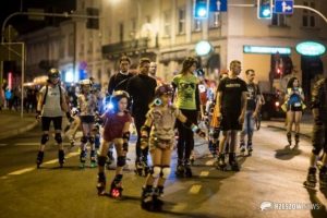 Nightskating Rzeszów już dziś. Setki rolkarzy przejadą ulicami miasta, będą utrudnienia w ruchu