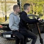 Policja szuka dwóch młodych mężczyzn. Po kolizji w Rzeszowie odjechali z miejsca zdarzenia