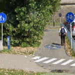 Problematyczna ścieżka rowerowa przy zamku. Trzeba zamienić ją z chodnikiem?