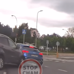 Rzeszowskie rondo gwiazdą kanału „Stop Cham”. Nagranie ze stłuczki pod Bi1 podbija sieć [WIDEO]