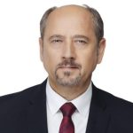 Senator PiS z Podkarpacia stracił prawo jazdy. Jechał za szybko, bo… spieszył się na samolot