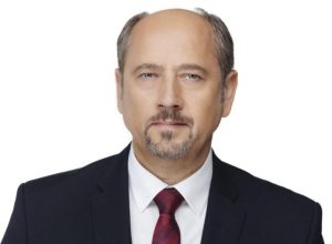 Senator PiS z Podkarpacia stracił prawo jazdy. Jechał za szybko, bo… spieszył się na samolot