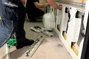 Sprytnie ukryte papierosy. Udaremniony przemyt na granicy z Ukrainą