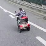 Wjechał wózkiem inwalidzkim na obwodnicę miasta. Interweniowała policja