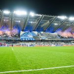 Wtargnął na boisko podczas meczu Stal Rzeszów - Wisła Kraków. 50-latek z zarzutami