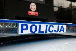 Zwłoki w stanie rozkładu odnalezione w mieszkaniu. Policja wyważyła drzwi
