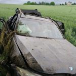 BMW okorowało drzewo. Kierowca odmówił zabrania do szpitala!