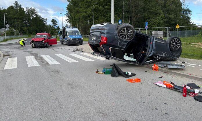 Nieustąpienie pierwszeństwa przejazdu - Jasionka - 03 wypadek Jasionka dachowanie