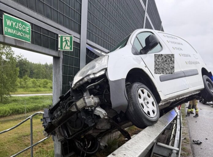 dostawczak kolizja a4