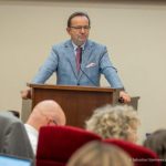 Marszałek Ortyl i zarząd województwa z wotum zaufania i absolutorium. W tle polityczny spór o miliony