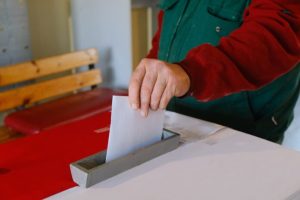 Odwołanie prezydenta Rzeszowa w referendum: czysta polityka czy wyraz kryzysu lokalnej władzy?