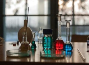Oferta pracy: Instruktor zajęć laboratoryjnych z fizyki w Jasionce