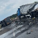 Oszukać przeznaczenie na S19. Roztrzaskane ciężarówki zablokowały trasę na kilkanaście godzin [ZDJĘCIA]