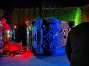Pijacki rajd zakończony dachowaniem. Ponad 2 promile w organizmie i ucieczka przed policją [ZDJĘCIA]